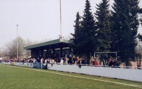 Stadion Papiermühle - Hauptseite mit Tribne