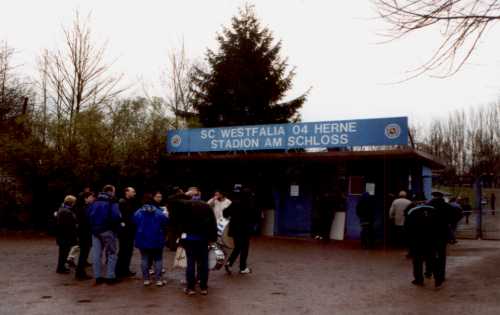 Stadion Schlo&szlig; Str&uuml;nkede - Eingangsbereich